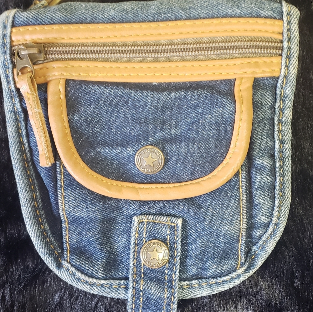SOLD 🔹urban gear mini crossbody🔹